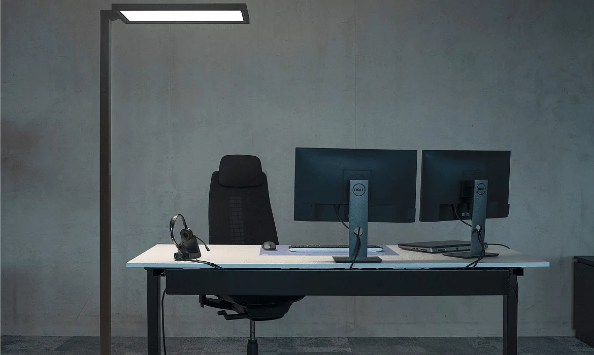 SLV Luminaria de pedestal WORKLIGHT Arriba-Abajo, para estación de trabajo VDU, con sensor, UGR < 19 IP20, negro regulable SLV Luminaria de pedestal WORKLIGHT Arriba-Abajo, para estación de trabajo VDU, con sensor, UGR < 19 IP20, negro regulable