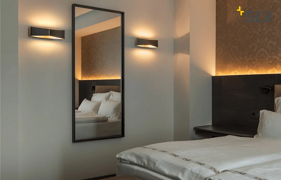 SLV Luminaria de pared CARISO WL-4 LED, latón, negro regulable SLV Luminaria de pared CARISO WL-4 LED, latón, negro regulable