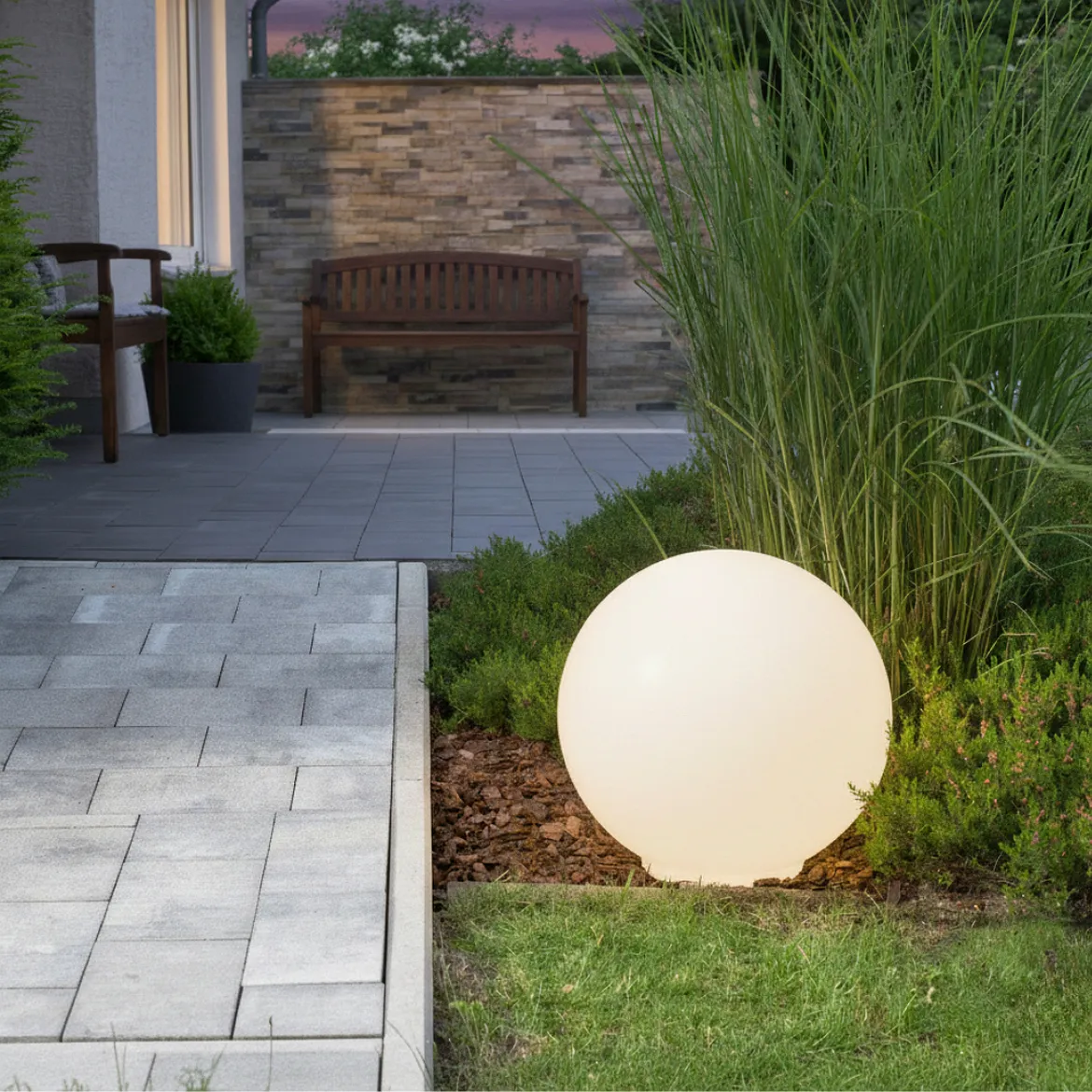 Albert ball luminaire PLUG-N-PLAY Ø 500MM with lamp socket E27 IP65, white Albert ball luminaire PLUG-N-PLAY Ø 500MM with lamp socket E27 IP65, white