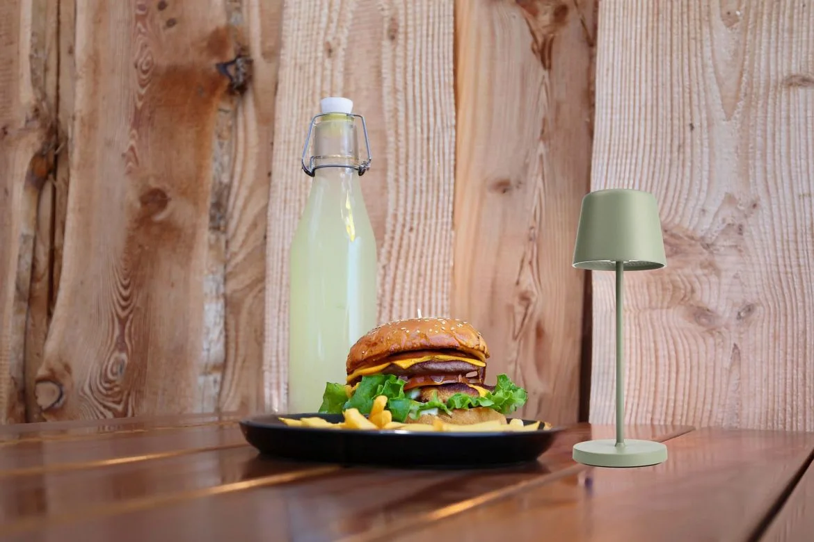 Deko-Light Lámpara de mesa a pilas s con regulador táctil, con cargador, 15 piezas IP65, mate, verde grisáceo regulable Deko-Light Lámpara de mesa a pilas s con regulador táctil, con cargador, 15 piezas IP65, mate, verde grisáceo regulable