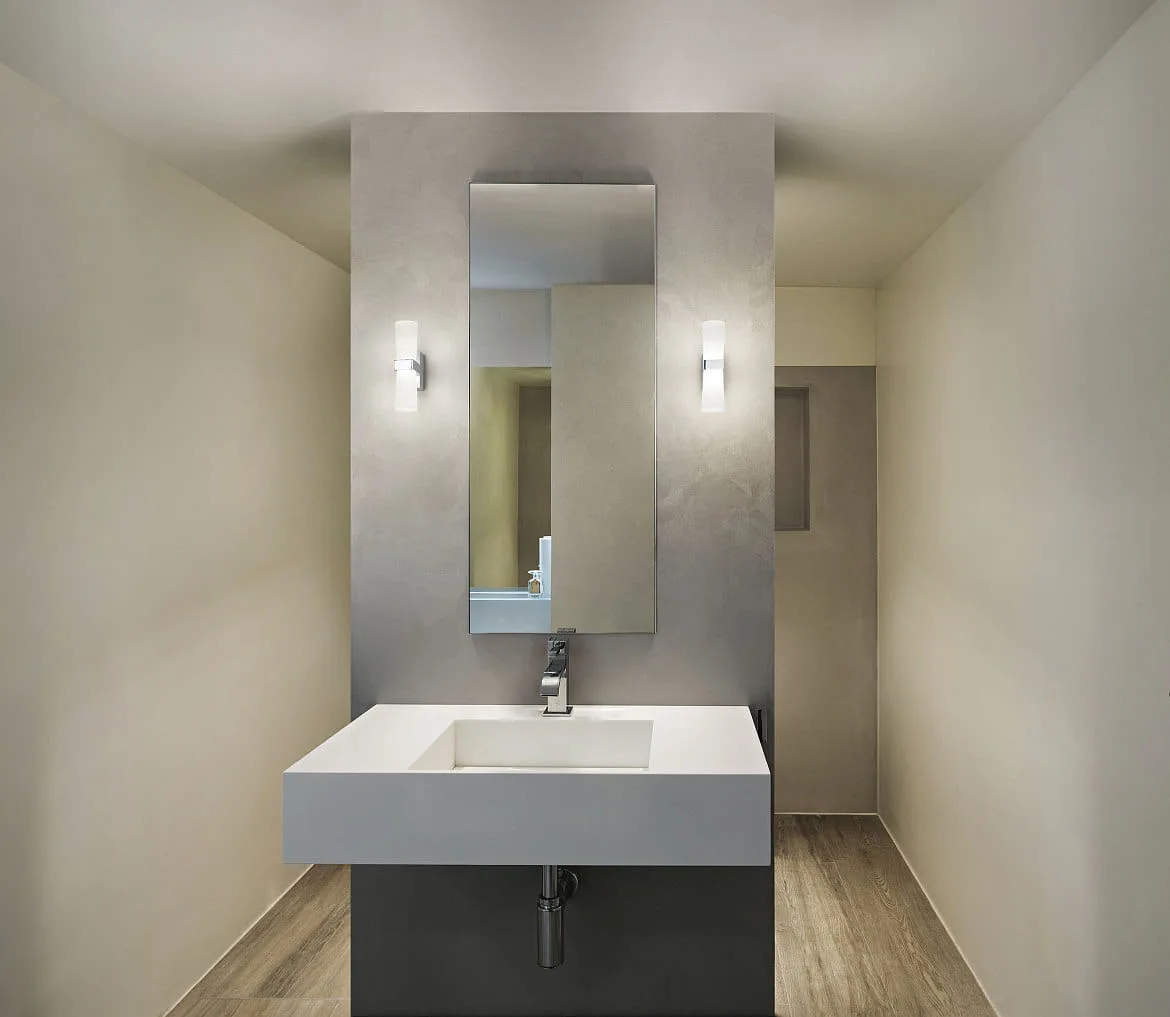 Fabas Luce Luminaria de pared IGLESIAS Arriba-Abajo, indirecta IP44, cromo, blanco Fabas Luce Luminaria de pared IGLESIAS Arriba-Abajo, indirecta IP44, cromo, blanco
