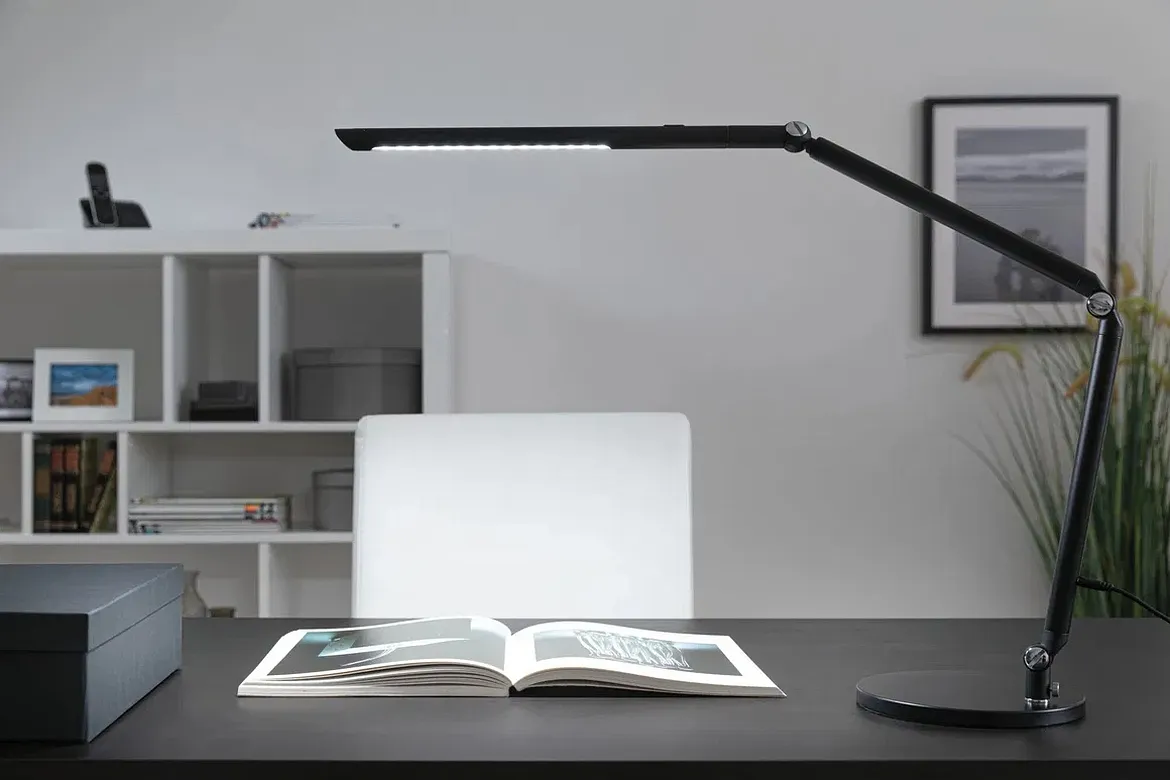 Paulmann Luminaria de escritorio FLEXBAR CCT Switch, ajustable, con regulador táctil IP20, negro regulable Paulmann Luminaria de escritorio FLEXBAR CCT Switch, ajustable, con regulador táctil IP20, negro regulable