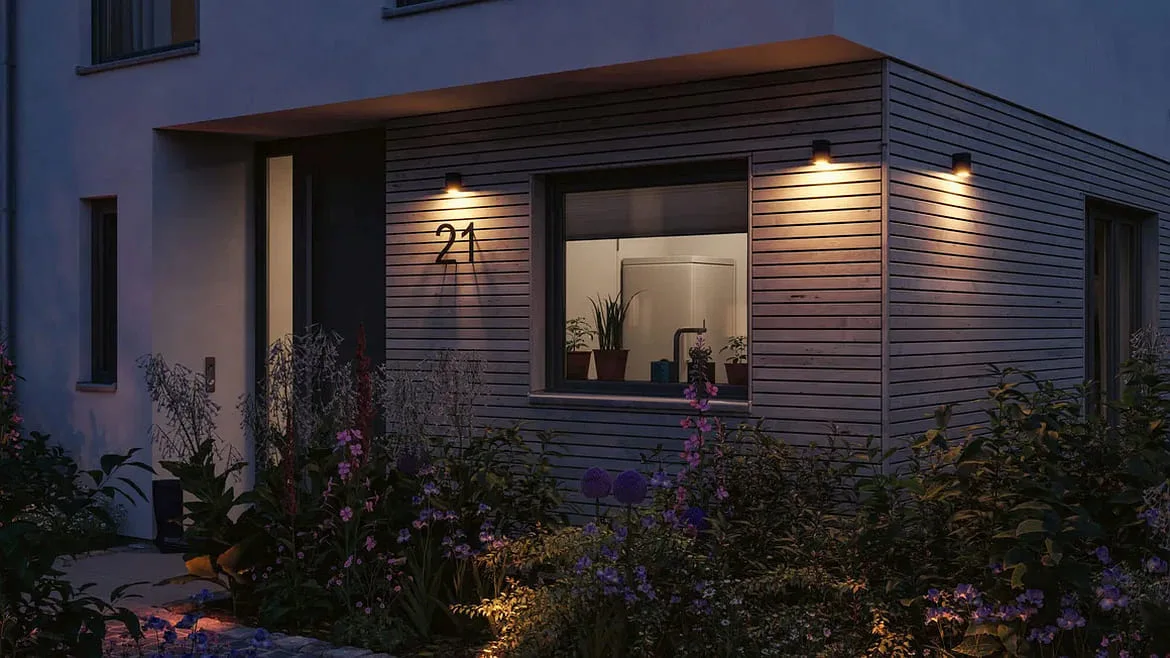 Paulmann outdoor wall luminaire FLAME UP OR DOWN 1 flame, square, switchable, insect friendly IP44, anthracite Paulmann outdoor wall luminaire FLAME UP OR DOWN 1 flame, square, switchable, insect friendly IP44, anthracite