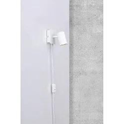 Foco FRIDA de 1 llama, con interruptor, ajustable GU10 IP20, blanco tráfico 