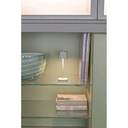 Lámpara de mesa a pilas OFELIA MICRO IP65, verde salvia regulable