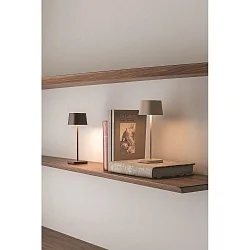 Lámpara de mesa a pilas OFELIA MICRO IP65, mate, color arenoso regulable
