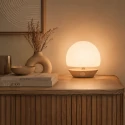 Steinhauer Luminaria de mesa ANCILLA redondo, corto, con regulador táctil G9 IP20, haya, color natural regulable